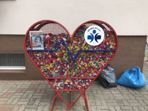 Zbiórka nakrętek dla małej Oleńki