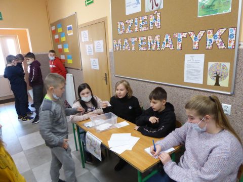 Światowy Dzień Matematyki oraz Święto liczby Pi