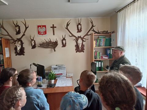 Lisiny leśniczówka 2023