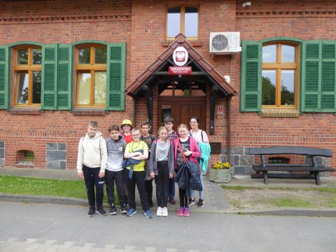 Wycieczka klasy VI do Nadleśnictwa Trzebciny